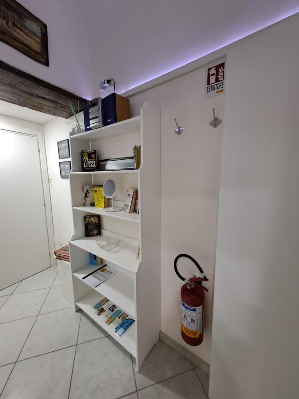 Apartament La Casa Sulla Nuvola Duomo Centro Storico Di Napoli Zewnętrze zdjęcie